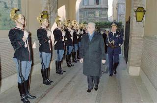 Visita del Presidente della Repubblica Francesco Cossiga alle Caserme dell'Ufficio Presidenziale della Polizia di Stato, del Nucleo Carabinieri Presidenziale e dei Carabinieri Guardie del Presidente della Repubblica