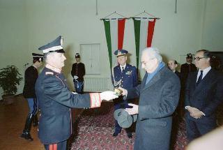 Visita del Presidente della Repubblica Francesco Cossiga alle Caserme dell'Ufficio Presidenziale della Polizia di Stato, del Nucleo Carabinieri Presidenziale e dei Carabinieri Guardie del Presidente della Repubblica