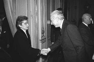 Incontro del Presidente della Repubblica Francesco Cossiga con  Manlio Gemozzi, presidente della Cassa per il credito alle imprese artigiane, con una delegazione dell'Istituto, in occasione del 40° anniversario dell'Artigiancassa