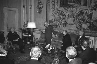 Incontro del Presidente della Repubblica Francesco Cossiga con  Manlio Gemozzi, presidente della Cassa per il credito alle imprese artigiane, con una delegazione dell'Istituto, in occasione del 40° anniversario dell'Artigiancassa
