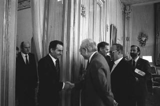 Il Presidente della Repubblica Francesco Cossiga incontra Franco Maria Malfatti, presidente dell'Associazione nazionale di amicizia italo-araba, con gli esponenti dell'Associazione