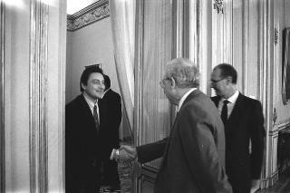 Il Presidente della Repubblica Francesco Cossiga incontra Franco Maria Malfatti, presidente dell'Associazione nazionale di amicizia italo-araba, con gli esponenti dell'Associazione