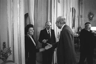 Udienza del Presidente della Repubblica Francesco Cossiga con  la professoressa Tullia Zevi, presidente dell'Unione comunità israelitiche italiane, Alberto Levy, segretario dell'Unione, e  Dario Tedeschi, per consegnare una copia dello Statuto dell'ebraismo italiano