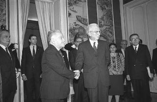 Incontro del Presidente della Repubblica Francesco Cossiga con Yitzhak Shamir, primo ministro d'Israele