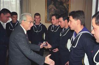 Incontro con una delegazione di allievi della Scuola sottufficiali della Marina militare di Taranto, in servizio di Guardia d'Onore al Palazzo del Quirinale