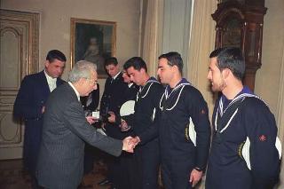 Incontro con una delegazione di allievi della Scuola sottufficiali della Marina militare di Taranto, in servizio di Guardia d'Onore al Palazzo del Quirinale