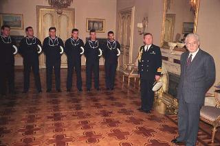 Incontro con una delegazione di allievi della Scuola sottufficiali della Marina militare di Taranto, in servizio di Guardia d'Onore al Palazzo del Quirinale