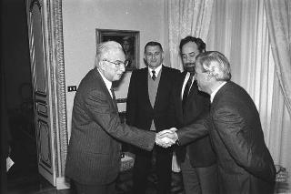 Incontro del Presidente della Repubblica Francesco Cossiga con Antonio Pizzinato, segretario generale della CGIL, con il segretario generale aggiunto Ottaviano Del Turco e una delegazione della Confederazione, per presentare il volume celebrativo dell'80° anniversario della CGIL