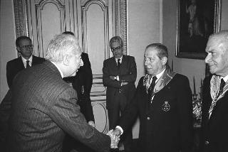 Il Presidente della Repubblica Francesco Cossiga con il Generale di Squadra Aerea Catullo Nardi, presidente dell'Associazione Arma Aeronautica, e i componenti il Consiglio nazionale