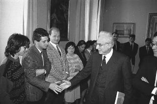 Il Presidente della Repubblica Francesco Cossiga incontra Paolo Armaroli, docente di diritto parlamentare all'Università di Genova