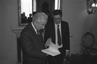 Il Presidente della Repubblica Francesco Cossiga incontra Paolo Armaroli, docente di diritto parlamentare all'Università di Genova