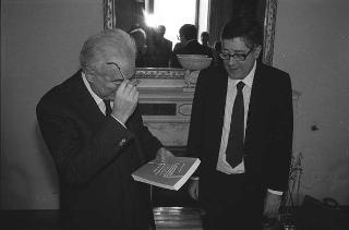 Il Presidente della Repubblica Francesco Cossiga incontra Paolo Armaroli, docente di diritto parlamentare all'Università di Genova