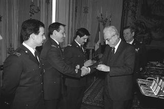 Incontro con una delegazione di allievi dell'Accademia Aeronautica di Pozzuoli, in servizio di Guardia d'Onore al Palazzo del Quirinale