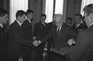Incontro con una delegazione di allievi dell'Accademia Aeronautica di Pozzuoli, in servizio di Guardia d'Onore al Palazzo del Quirinale