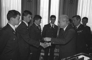 Incontro con una delegazione di allievi dell'Accademia Aeronautica di Pozzuoli, in servizio di Guardia d'Onore al Palazzo del Quirinale