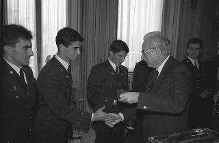 Incontro con una delegazione di allievi dell'Accademia Aeronautica di Pozzuoli, in servizio di Guardia d'Onore al Palazzo del Quirinale