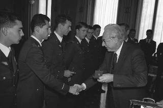 Incontro con una delegazione di allievi dell'Accademia Aeronautica di Pozzuoli, in servizio di Guardia d'Onore al Palazzo del Quirinale