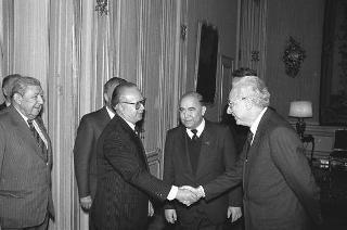 Incontro del Presidente della Repubblica Francesco Cossiga con NigroLev Tolkunov, presidente dell'Unione del Soviet Supremo dell'URSS, con una delegazione parlamentare, accompagnato dall'ambasciatore dell'URSS a Roma Nikolai M. Lunkov e da Luigi Franza, sottosegretario agli affari esteri