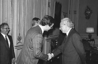 Incontro del Presidente della Repubblica Francesco Cossiga con NigroLev Tolkunov, presidente dell'Unione del Soviet Supremo dell'URSS, con una delegazione parlamentare, accompagnato dall'ambasciatore dell'URSS a Roma Nikolai M. Lunkov e da Luigi Franza, sottosegretario agli affari esteri