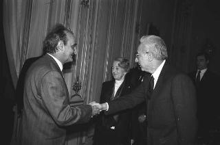 Incontro del Presidente della Repubblica Francesco Cossiga con Giorgio Tecce, preside della Facoltà di scienze matematiche fisiche e naturali dell'Università "La Sapienza" di Roma, con la professoressa Rita Levi Montalcini e François Jacob, in occasione del conferimento della laurea "honoris causa" in Scienze Biologiche ai due Premi Nobel