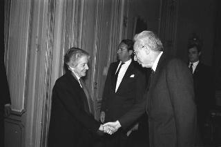 Incontro del Presidente della Repubblica Francesco Cossiga con Giorgio Tecce, preside della Facoltà di scienze matematiche fisiche e naturali dell'Università "La Sapienza" di Roma, con la professoressa Rita Levi Montalcini e François Jacob, in occasione del conferimento della laurea "honoris causa" in Scienze Biologiche ai due Premi Nobel
