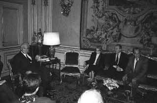Incontro del Presidente della Repubblica Francesco Cossiga con Giorgio Tecce, preside della Facoltà di scienze matematiche fisiche e naturali dell'Università "La Sapienza" di Roma, con la professoressa Rita Levi Montalcini e François Jacob, in occasione del conferimento della laurea "honoris causa" in Scienze Biologiche ai due Premi Nobel