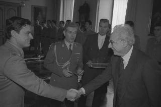 Incontro con una delegazione di allievi della Scuola sottufficiali della Guardia di Finanza, in servizio di Guardia d'Onore al Palazzo del Quirinale