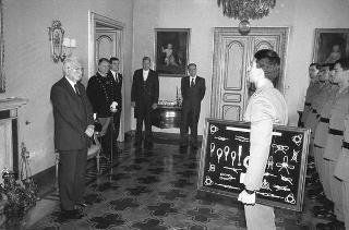 Incontro con una delegazione di allievi della Scuola sottufficiali della Guardia di Finanza, in servizio di Guardia d'Onore al Palazzo del Quirinale