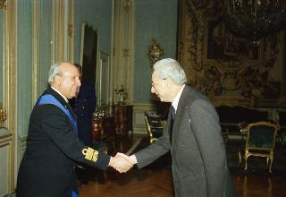 Il Presidente della Repubblica Francesco Cossiga riceve la visita dell'Ammiraglio di Squadra Mario Porta, nuovo Capo di Stato Maggiore della Difesa