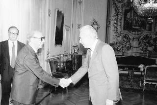 Il Presidente della Repubblica Francesco Cossiga incontra Francesco Cingano, nuovo presidente di Mediobanca