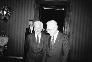 Colloquio e successiva colazione con il Presidente della Repubblica Federale di Germania von Weizsacker e signora