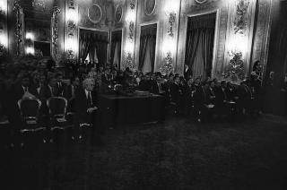 Incontro del Presidente della Repubblica Francesco Cossiga con Franco Carraro, ministro del turismo e dello spettacolo, con Gian Luigi Rondi, presidente dell'Ente David di Donatello, la giuria e i vincitori del Premio David di Donatello per il 1988