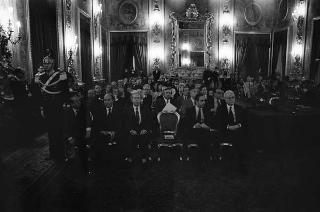 Incontro del Presidente della Repubblica Francesco Cossiga con Franco Carraro, ministro del turismo e dello spettacolo, con Gian Luigi Rondi, presidente dell'Ente David di Donatello, la giuria e i vincitori del Premio David di Donatello per il 1988