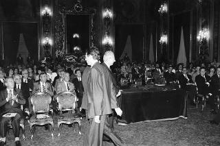 Incontro del Presidente della Repubblica Francesco Cossiga con Franco Carraro, ministro del turismo e dello spettacolo, con Gian Luigi Rondi, presidente dell'Ente David di Donatello, la giuria e i vincitori del Premio David di Donatello per il 1988