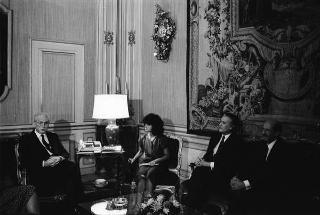 Incontro del Presidente della Repubblica Francesco Cossiga con il Ministro degli Affari Esteri della Repubblica Algerina Democratica e Popolare, Ahmed Taleb Ibrahini, ministro degli affari esteri di Algeria