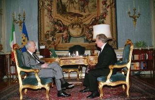 Incontro del Presidente della Repubblica Francesco Cossiga con Giovanni Migliuolo, nuovo capo della Rappresentanza permanente d'Italia presso l'ONU