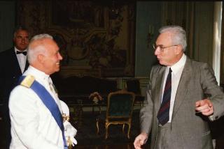 Il Presidente della Repubblica Francesco Cossiga riceve l'Ammiraglio di Squadra Giulio Benini per la visita di congedo