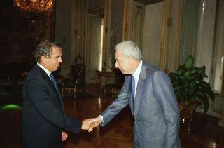 Il Presidente della Repubblica Francesco Cossiga riceve Maurizio Moreno, nuovo ambasciatore d'Italia a Dakar