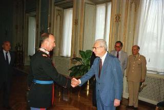 Udienza privata del Presidente della Repubblica Francesco Cossiga con l'Ammiraglio di Squadra Sergio  Majoli,  Capo Stato di Maggiore della  Marina  con l'Ammiraglio di Divisione Angelo Mariani