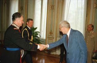 Udienza privata del Presidente della Repubblica Francesco Cossiga con l'Ammiraglio di Squadra Sergio  Majoli,  Capo Stato di Maggiore della  Marina  con l'Ammiraglio di Divisione Angelo Mariani