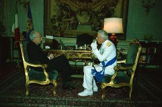 Il Presidente della Repubblica Francesco Cossiga riceve l'Ammiraglio di Squadra Luciano Monego, nuovo comandante in capo della Squadra navale e comandante dell'Area del Mediterraneo centrale