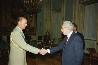 Il Presidente della Repubblica Francesco Cossiga riceve la visita di congedo del Colonnello Giuseppe Orofino, consigliere militare aggiunto per l'Esercito