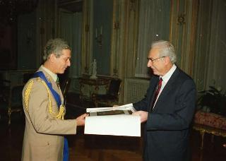 Il Presidente della Repubblica Francesco Cossiga riceve in udienza il Colonello Domenico Tria, nuovo consigliere militare aggiunto per l'Esercito