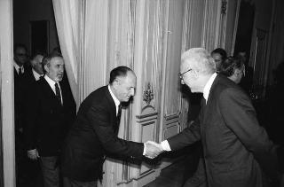 Il Presidente della Repubblica Francesco Cossiga riceve in udienza riceve l'Ammiraglio di Squadra Mario Bini, presidente della Lega Navale Italiana, con i membri della Presidenza e del consiglio direttivo del sodalizio
