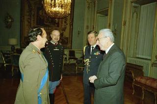 Il Presidente della Repubblica Francesco Cossiga riceve la visita di congedo del Tenente colonnello Claudio D'Arrigo, dirigente sanitario del Comando Carabinieri Guardie del Presidente della Repubblica