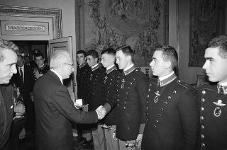 Incontro con una delegazione di allievi dell'Accademia militare di Modena, in servizio di Guardia d'Onore al Palazzo del Quirinale