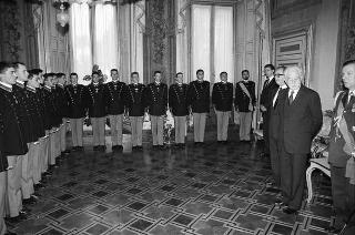 Incontro con una delegazione di allievi dell'Accademia militare di Modena, in servizio di Guardia d'Onore al Palazzo del Quirinale