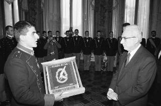 Incontro con una delegazione di allievi dell'Accademia militare di Modena, in servizio di Guardia d'Onore al Palazzo del Quirinale