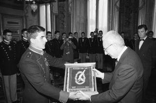 Incontro con una delegazione di allievi dell'Accademia militare di Modena, in servizio di Guardia d'Onore al Palazzo del Quirinale