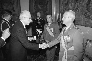 Incontro con una delegazione di allievi dell'Accademia militare di Modena, in servizio di Guardia d'Onore al Palazzo del Quirinale